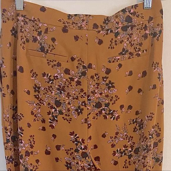 Floral Crepe Ruthie Pant - Picture 15 of 16